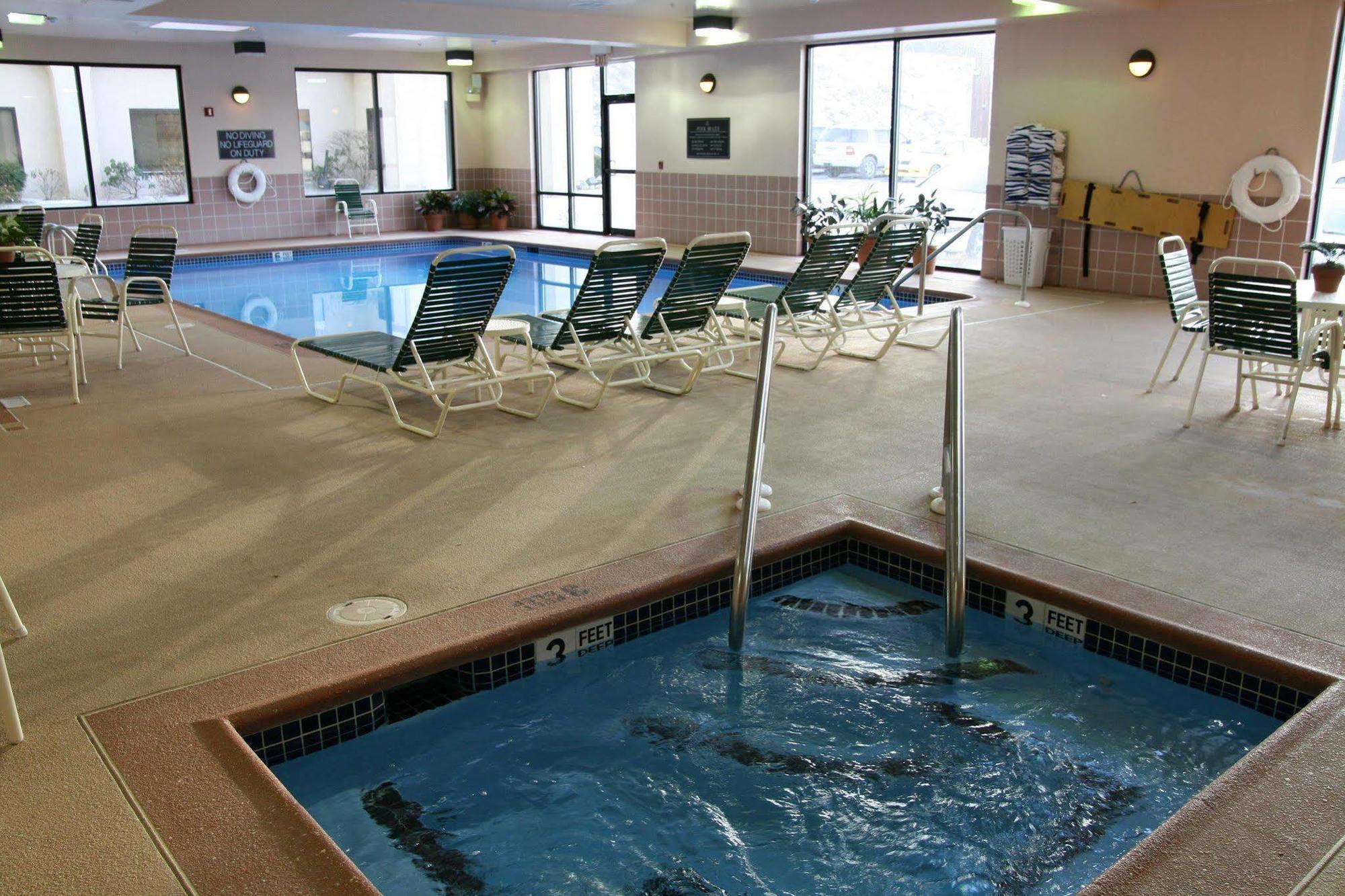 Hampton Inn Altoona Facilities photo